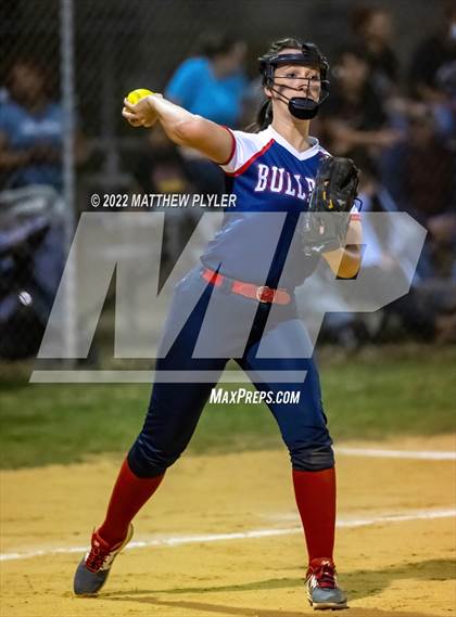Thumbnail 2 in Terry Sanford @ Seventy-First photogallery.