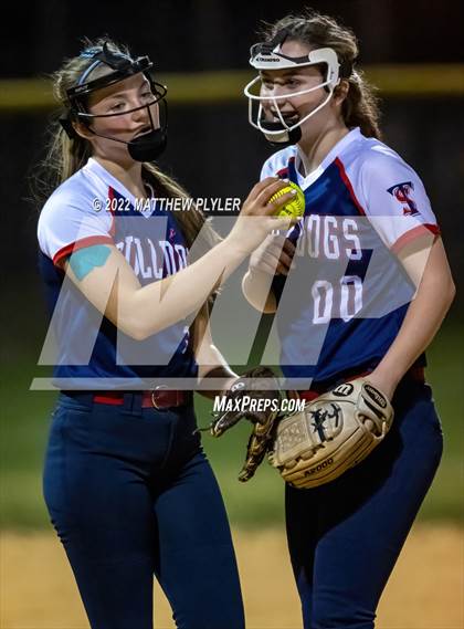 Thumbnail 3 in Terry Sanford @ Seventy-First photogallery.