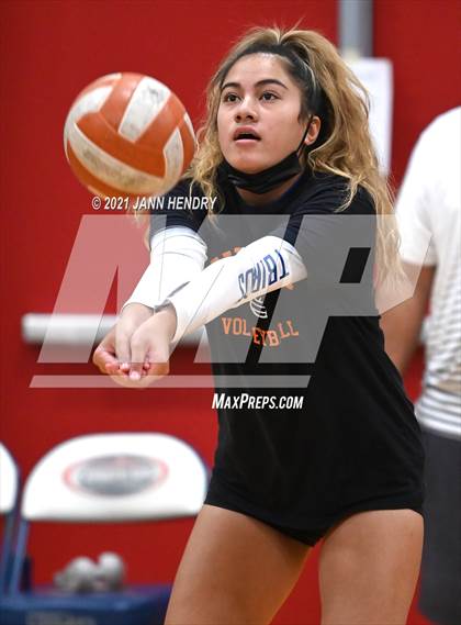 Thumbnail 1 in Timpview vs. Rancho (Durango Fall Classic) photogallery.