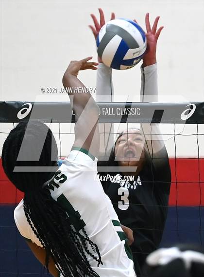 Thumbnail 2 in Timpview vs. Rancho (Durango Fall Classic) photogallery.