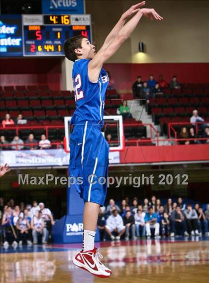 Thumbnail 1 in Dobbs Ferry vs Blind Brook (Class B Semifinal) photogallery.