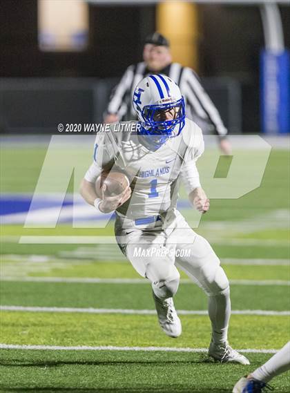 Thumbnail 3 in Highlands @ Covington Catholic (KHSAA Commonwealth Gridiron Bowl)  photogallery.