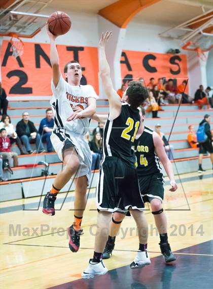 Thumbnail 3 in Roseville vs Del Oro photogallery.