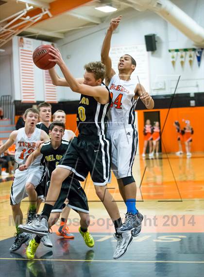 Thumbnail 3 in Roseville vs Del Oro photogallery.