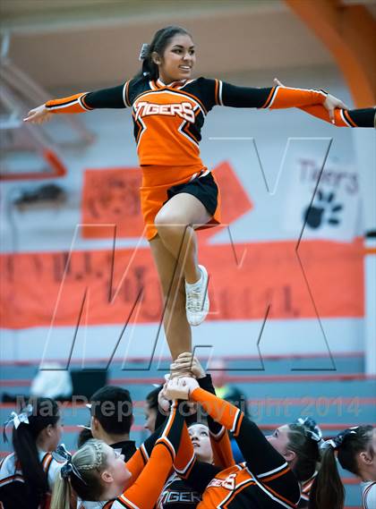 Thumbnail 2 in Roseville vs Del Oro photogallery.