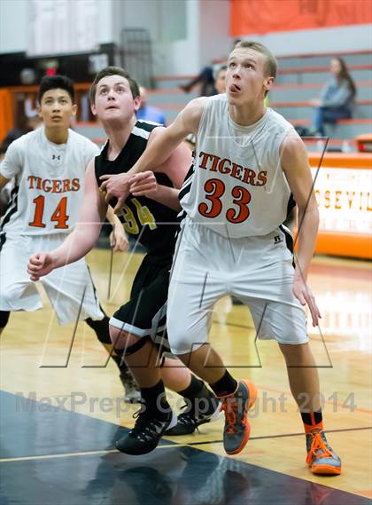 Thumbnail 2 in Roseville vs Del Oro photogallery.