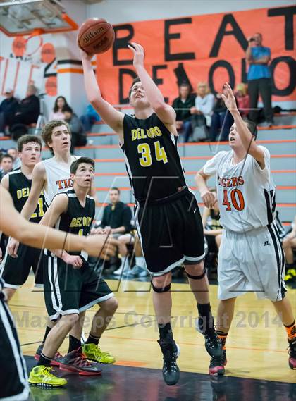 Thumbnail 3 in Roseville vs Del Oro photogallery.