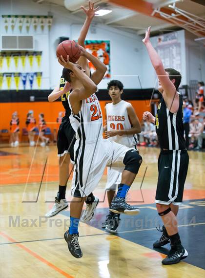 Thumbnail 2 in Roseville vs Del Oro photogallery.