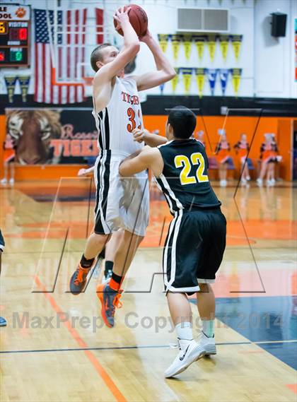 Thumbnail 3 in Roseville vs Del Oro photogallery.