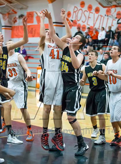 Thumbnail 3 in Roseville vs Del Oro photogallery.