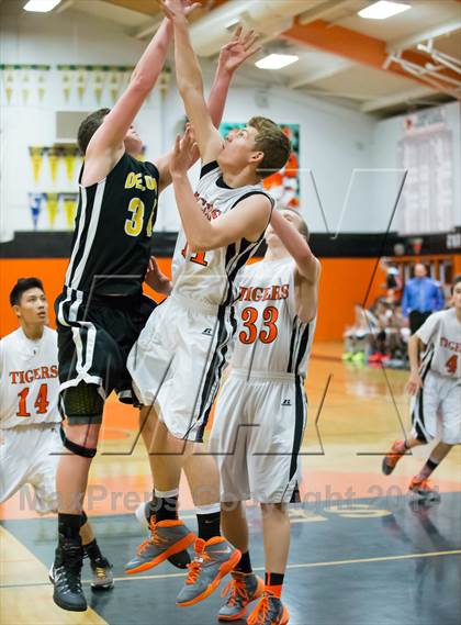 Thumbnail 3 in Roseville vs Del Oro photogallery.