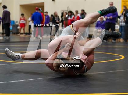 Thumbnail 3 in IHSAA Sectional 25. Avon photogallery.