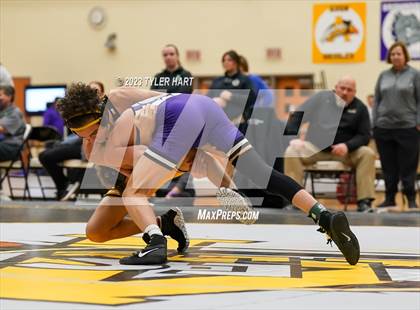 Thumbnail 2 in IHSAA Sectional 25. Avon photogallery.