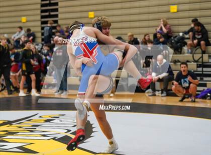 Thumbnail 3 in IHSAA Sectional 25. Avon photogallery.