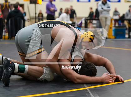 Thumbnail 1 in IHSAA Sectional 25. Avon photogallery.