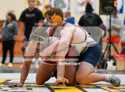 Thumbnail 2 in IHSAA Sectional 25. Avon photogallery.