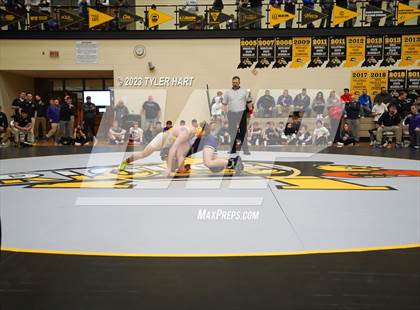 Thumbnail 3 in IHSAA Sectional 25. Avon photogallery.