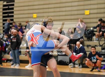 Thumbnail 2 in IHSAA Sectional 25. Avon photogallery.