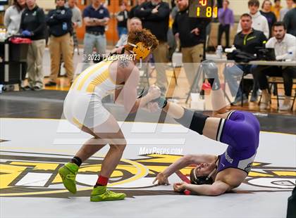 Thumbnail 1 in IHSAA Sectional 25. Avon photogallery.