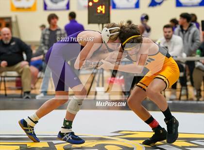 Thumbnail 2 in IHSAA Sectional 25. Avon photogallery.