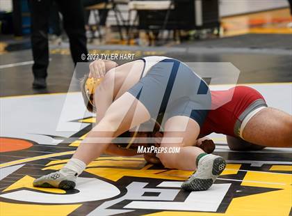 Thumbnail 3 in IHSAA Sectional 25. Avon photogallery.