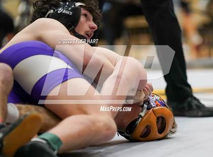 Thumbnail 2 in IHSAA Sectional 25. Avon photogallery.