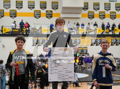 Thumbnail 1 in IHSAA Sectional 25. Avon photogallery.