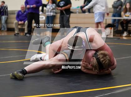 Thumbnail 2 in IHSAA Sectional 25. Avon photogallery.
