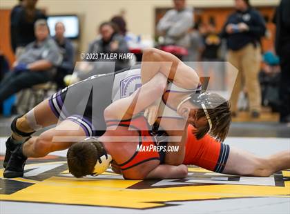 Thumbnail 2 in IHSAA Sectional 25. Avon photogallery.