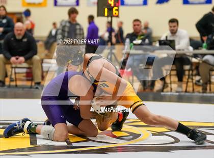 Thumbnail 2 in IHSAA Sectional 25. Avon photogallery.