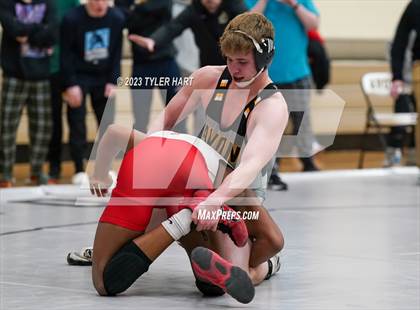 Thumbnail 3 in IHSAA Sectional 25. Avon photogallery.