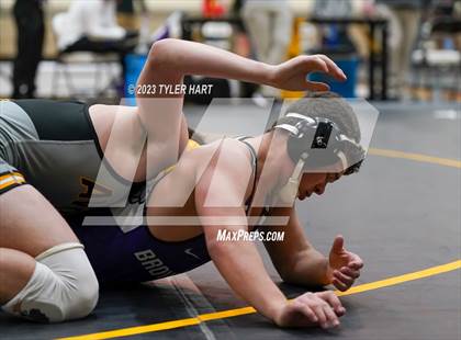Thumbnail 3 in IHSAA Sectional 25. Avon photogallery.