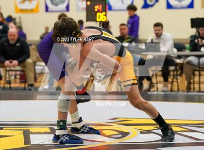Thumbnail 3 in IHSAA Sectional 25. Avon photogallery.