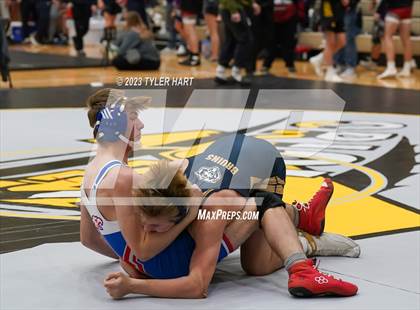 Thumbnail 2 in IHSAA Sectional 25. Avon photogallery.