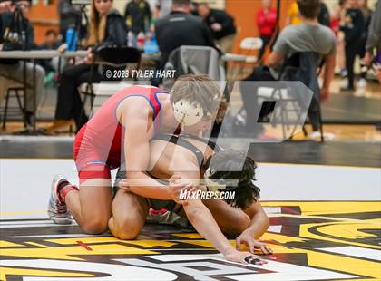 Thumbnail 3 in IHSAA Sectional 25. Avon photogallery.