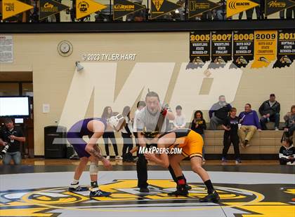 Thumbnail 2 in IHSAA Sectional 25. Avon photogallery.