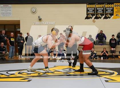 Thumbnail 2 in IHSAA Sectional 25. Avon photogallery.