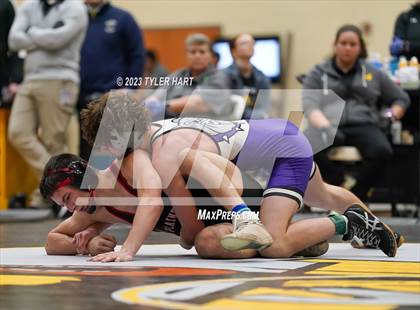 Thumbnail 1 in IHSAA Sectional 25. Avon photogallery.