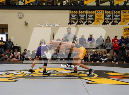 Thumbnail 1 in IHSAA Sectional 25. Avon photogallery.