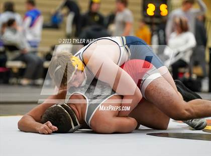 Thumbnail 2 in IHSAA Sectional 25. Avon photogallery.