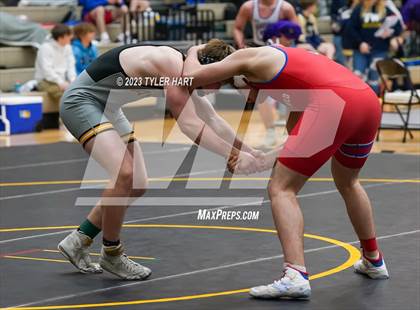 Thumbnail 2 in IHSAA Sectional 25. Avon photogallery.