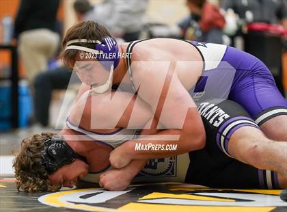 Thumbnail 3 in IHSAA Sectional 25. Avon photogallery.