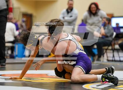 Thumbnail 1 in IHSAA Sectional 25. Avon photogallery.