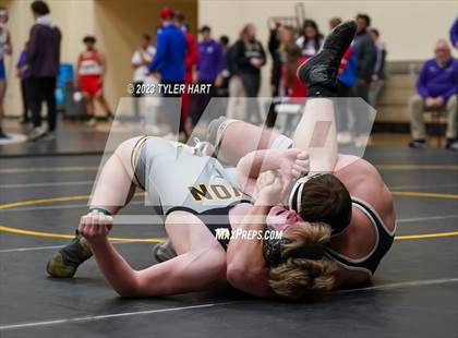 Thumbnail 3 in IHSAA Sectional 25. Avon photogallery.