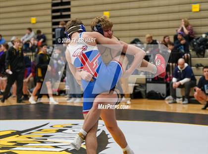 Thumbnail 1 in IHSAA Sectional 25. Avon photogallery.