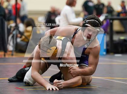 Thumbnail 3 in IHSAA Sectional 25. Avon photogallery.