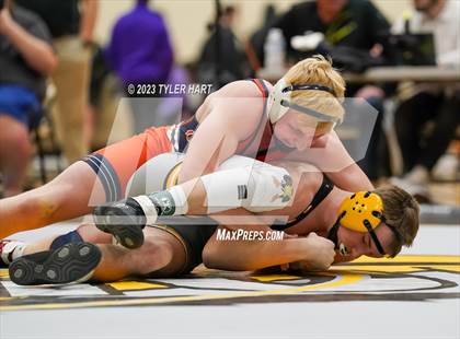 Thumbnail 3 in IHSAA Sectional 25. Avon photogallery.