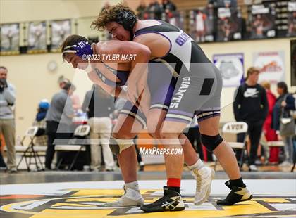 Thumbnail 3 in IHSAA Sectional 25. Avon photogallery.