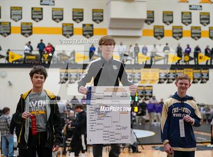 Thumbnail 2 in IHSAA Sectional 25. Avon photogallery.