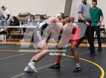 Thumbnail 1 in IHSAA Sectional 25. Avon photogallery.